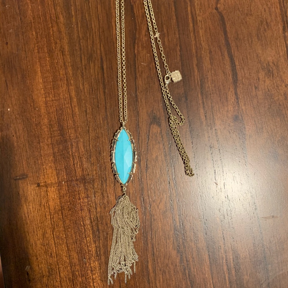 Kendra Scott necklace